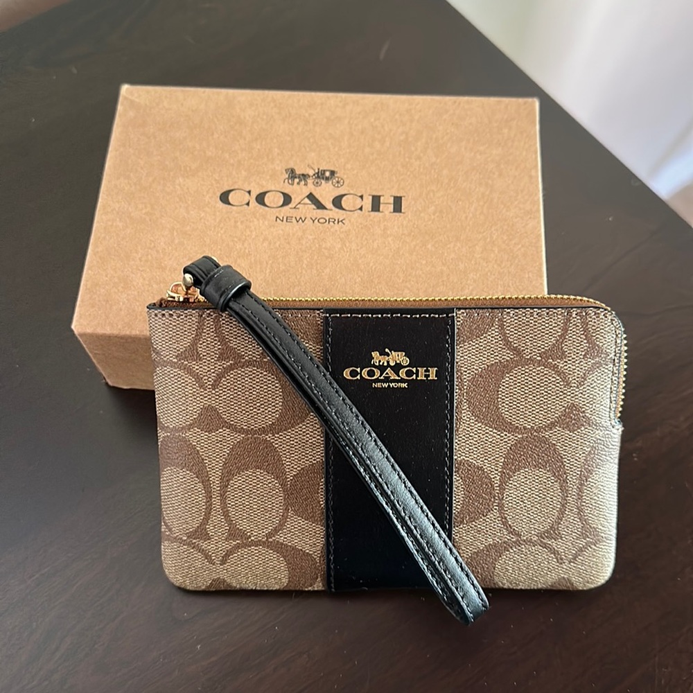 Wristlet